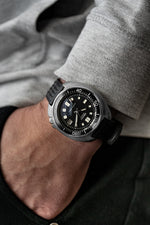 Although this is the same model of watch, this photo does show the specific example for sale. This is for reference purposes only.